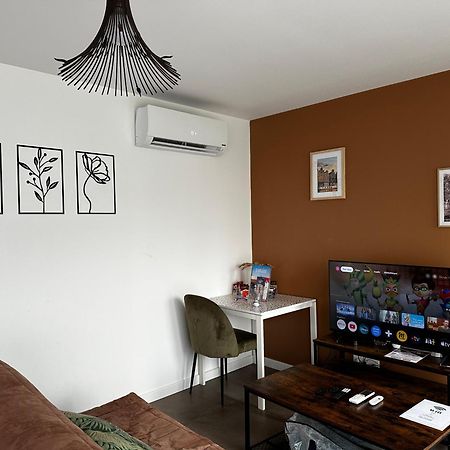Maison La Capucine Sur Quai De Seine, Wifi, Machine A Laver, Parking Prive Gratuit Vernon  Exterior photo