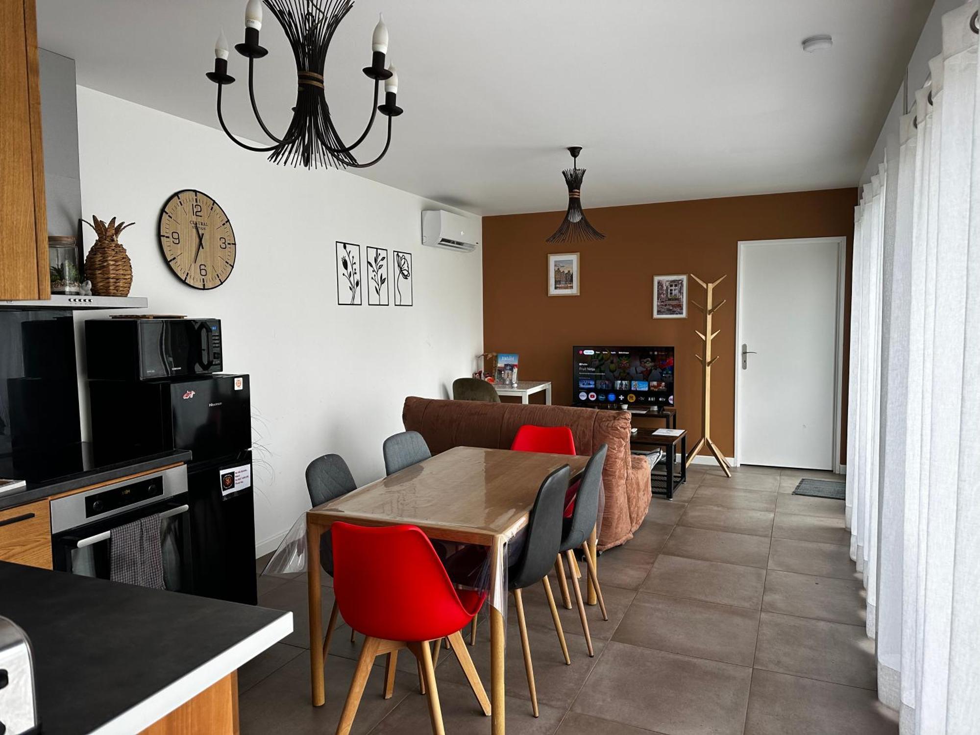 Maison La Capucine Sur Quai De Seine, Wifi, Machine A Laver, Parking Prive Gratuit Vernon  Exterior photo